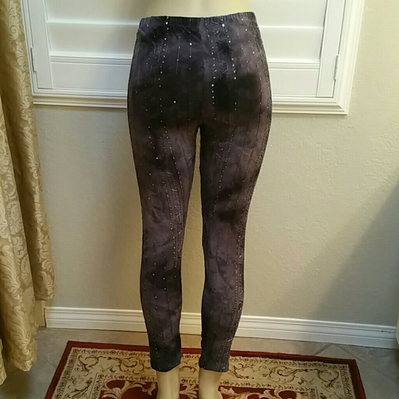 NWOT Beautiful leggings from Venus - Picture 4 of 6